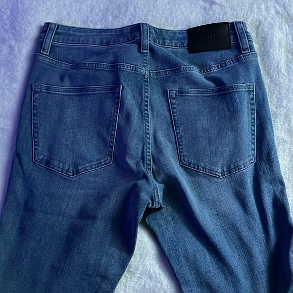 Express Jean - Picture 3 of 5